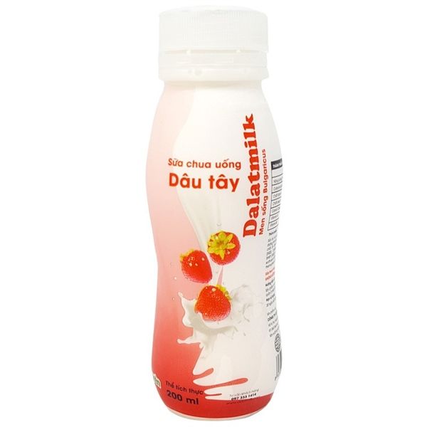 DY- Strawberry Drinking Yogurt Dalat milk 500ml ( bottle )