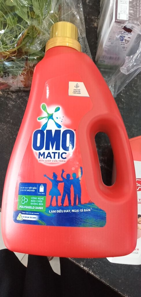 PU.HC- Nước giặt Omo cửa trên - Washing Liquid Omo Matic 2.7Kg ( Bottle )