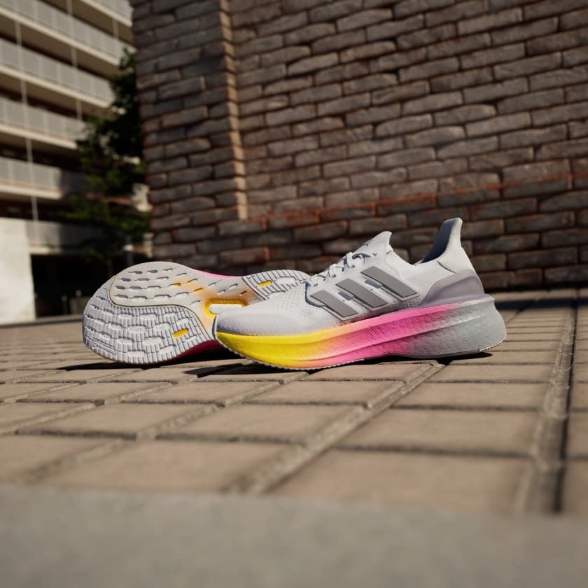  Giày Chạy Nữ ADIDAS Ultraboost 5 W ID8840 