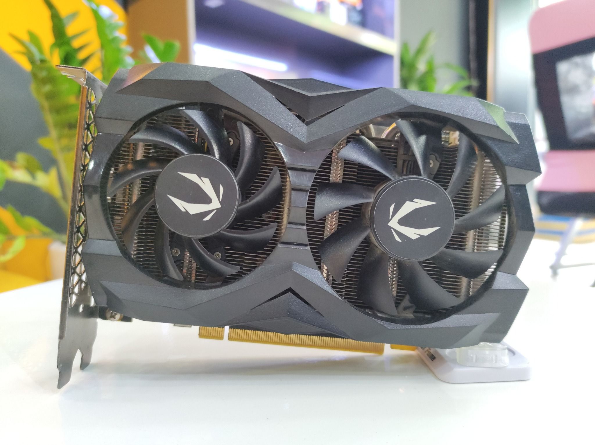 VGA GTX 1660 Ti 6GB GDDR6 ZOTAC GAMING C M y t nh linh ki n