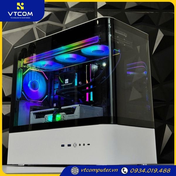 PC VTCOM x QC.ART x Sapphira ( Ryzen 7 7800X3D / 32GB / 256GB / RX 9060XT 16G )