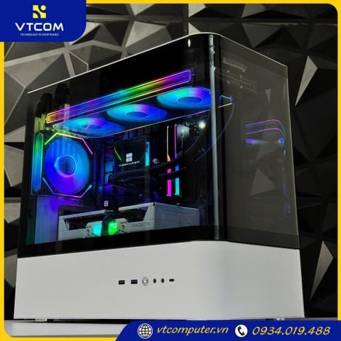PC VTCOM x QC.ART x Sapphira ( Ryzen 7 7800X3D / 32GB / 256GB / RX 9060XT 16G )