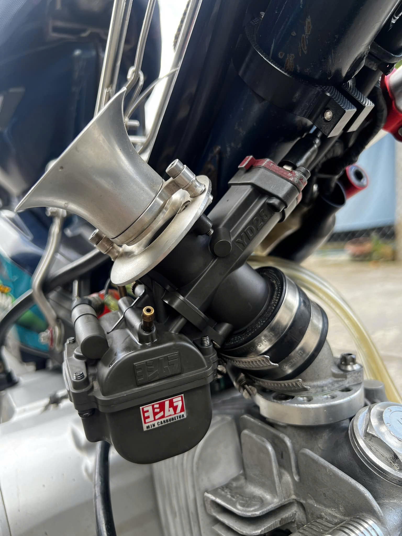 Bình xăng con Keihin x YOSHIMURA YD-MJN28 – Sagobi