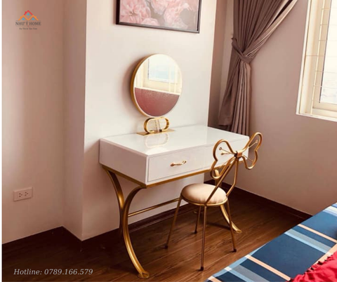 Bàn trang điểm SARA