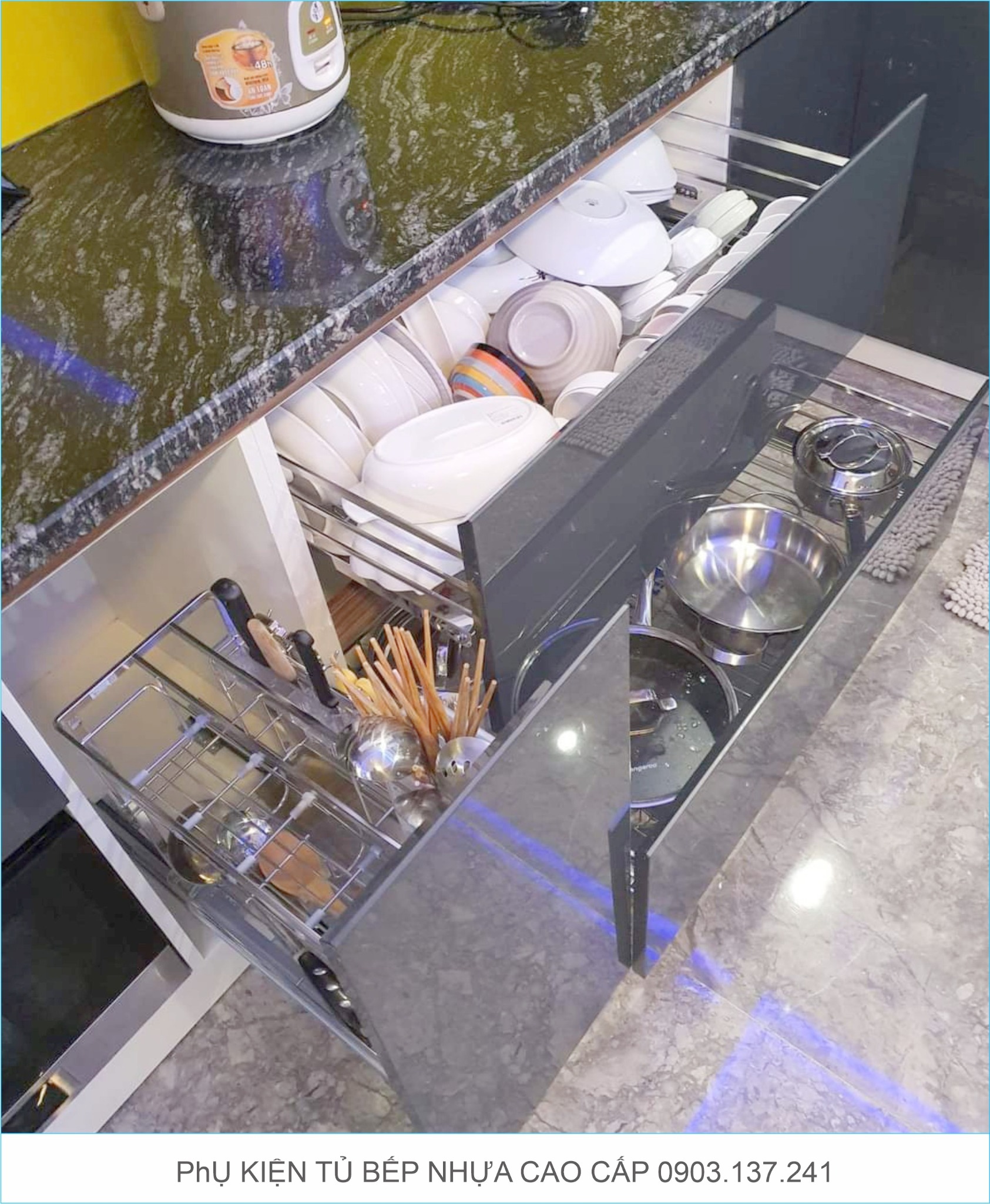 Tủ bếp nhựa acrylic AC002