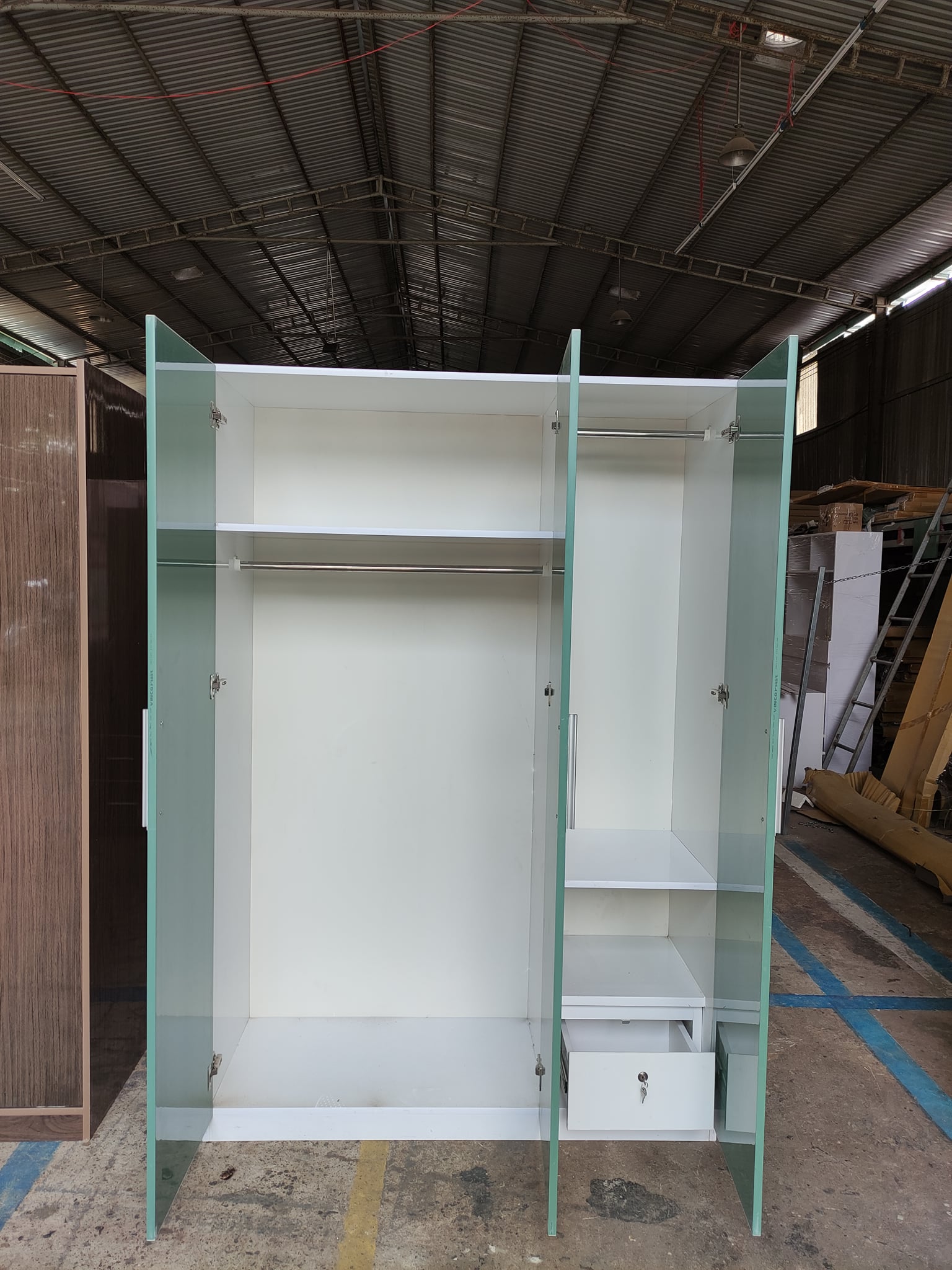 Tủ nhựa Vincoplast VICO4