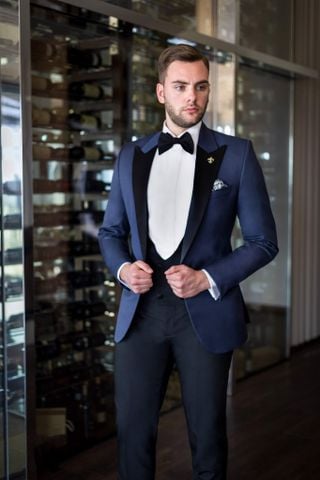 Bộ Tuxedo Cổ Phối Bóng Màu Xanh Navy G84.006