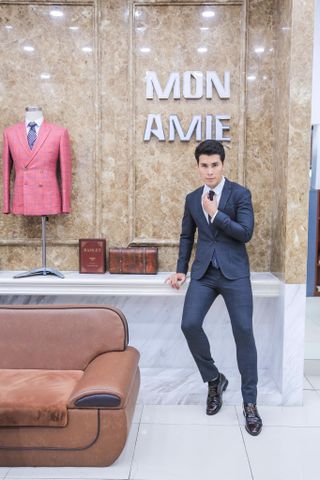 Bộ Suit Xanh Đen Ôm Dáng - Siêu Mẫu Khi Kha