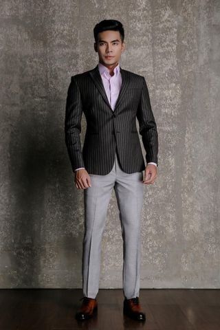 Áo Khoác Blazer Đen Sọc  - Cổ Ve Ngược -  2 Nút - 018