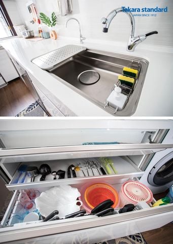 Hệ Tủ Bếp Nhật Bản LEMURE Chữ L Màu Trắng Vân Gỗ - Công Trình Thảo Điền Quận 2