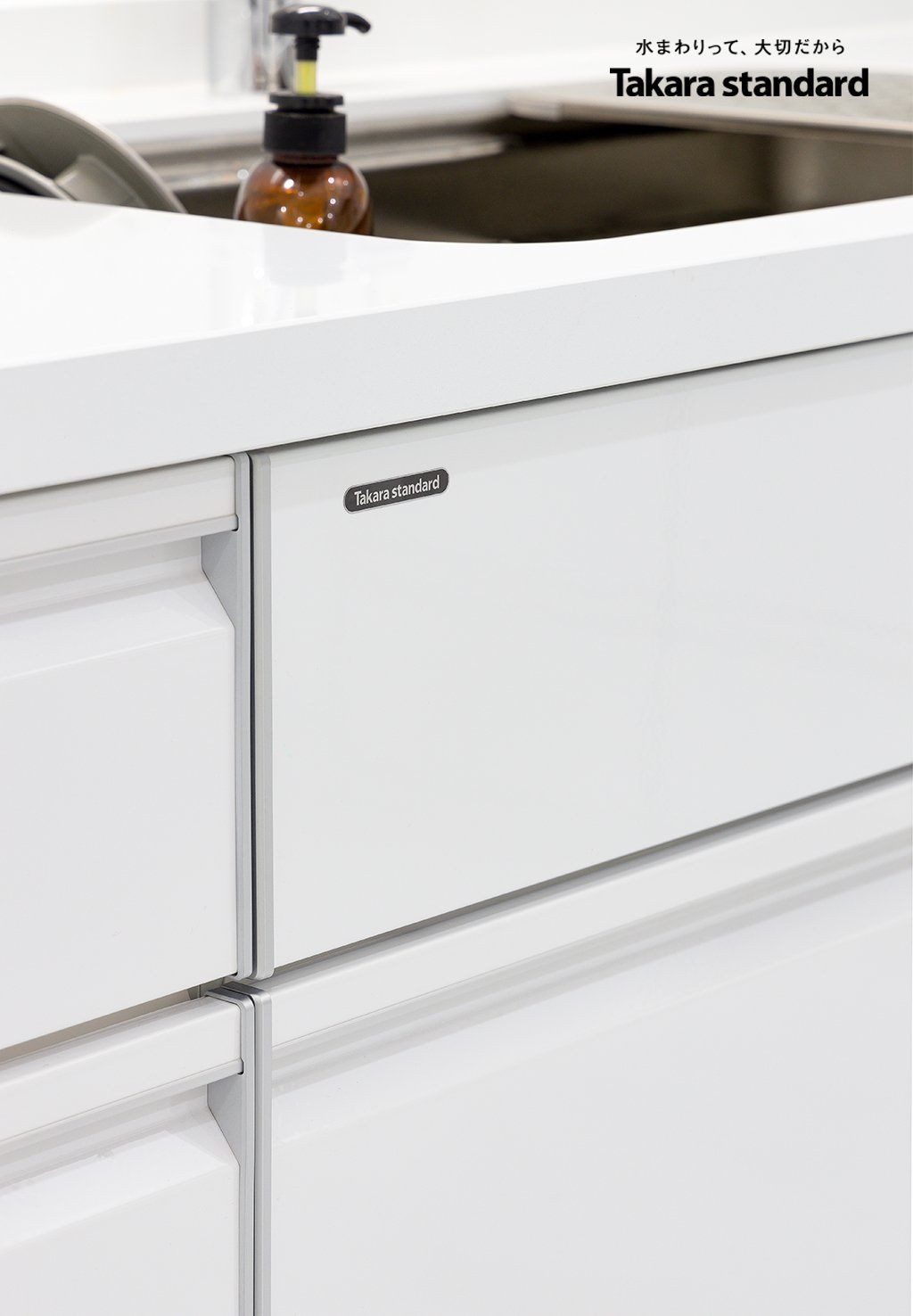 Hệ Tủ Bếp Nhật Bản Cao Cấp Treasia Chữ L Màu VSW - Nhà phố Phú Nhuận