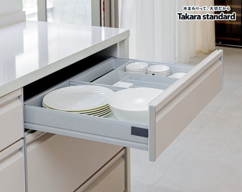 Hệ Tủ Bếp Nhật Bản Cao Cấp Treasia Chữ U Màu VSI -  Nhà phố Tân Bình