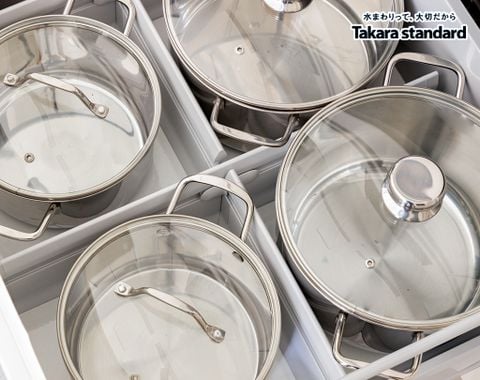 Hệ Tủ Bếp Nhật Bản Cao Cấp Treasia Chữ U Màu VSI -  Nhà phố Tân Bình
