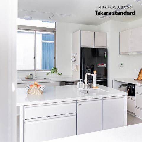 Hệ Tủ Bếp Nhật Bản Cao Cấp Treasia Chữ U Màu VSI -  Nhà phố Tân Bình