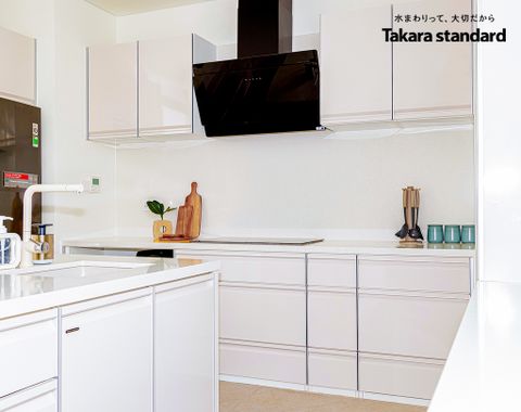 Hệ Tủ Bếp Nhật Bản Cao Cấp Treasia Chữ U Màu VSI -  Nhà phố Tân Bình