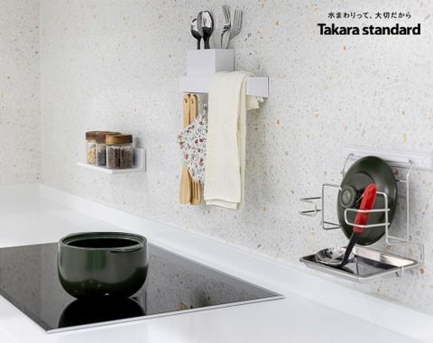 Hệ Tủ Bếp Nhật Bản Cao Cấp Treasia Chữ L Màu VSW - Nhà phố Phú Nhuận