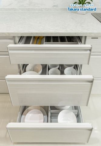 Hệ Tủ Bếp Cao Cấp Treasia Chữ I Màu VBW - Centrosa Hà Đô