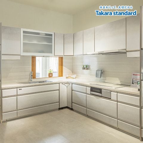 Hệ Tủ Bếp Lemure Chữ L Cao Cấp Chuyển Sắc - Showroom Q.2