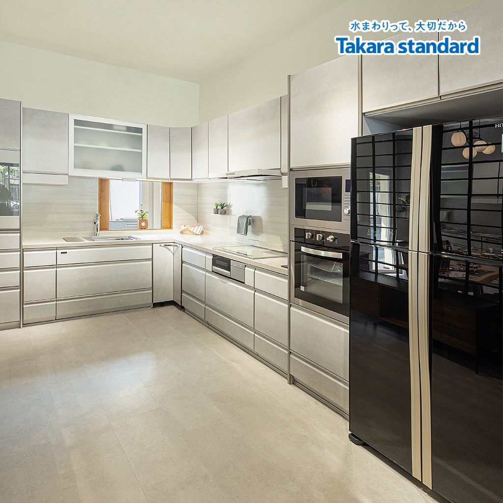 Hệ Tủ Bếp Lemure Chữ L Cao Cấp Chuyển Sắc - Showroom Q.2