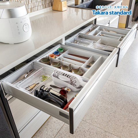 Hệ Tủ Bếp Nhật Bản Treasia Cao Cấp Chữ I  -  Penthouse Vinhomes Central Park