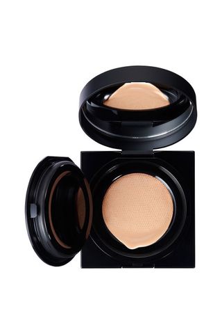 Cushion Unlimited Shu Uemura mỏng nhẹ chuẩn bền