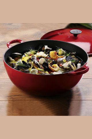 Nồi sâu lòng LeCreuset La Marmite, schwarzes Interieur, 26cm Kirsche màu đỏ