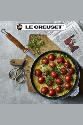 Chảo gang LeCreuset Bratpfanne m. Holzgriff 28cm Deep Teal