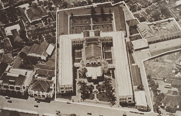 Swan and Maclaren_Julian Davison_9781935935476_Oro Editions