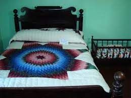  Amish Quilts 