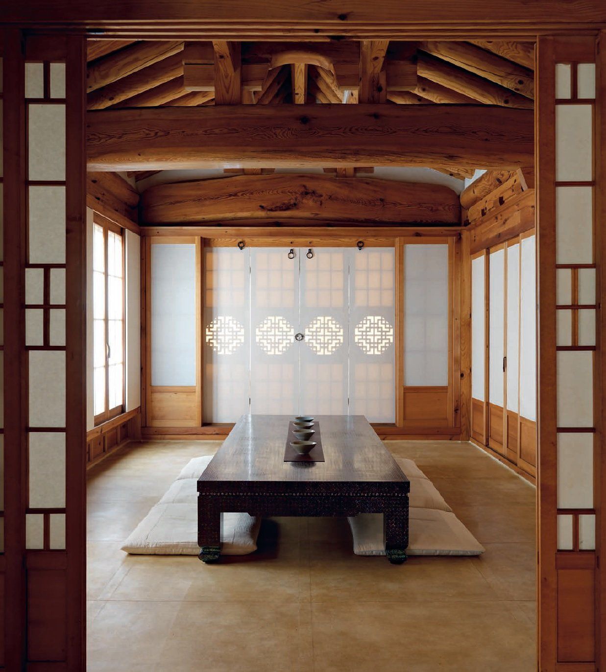  Hanok: The Korean House_Nani Park_9780804844673_Tuttle Publishing 