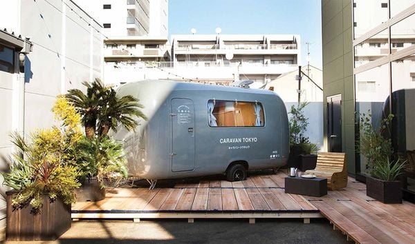 Brandlife: Boutique Hotels & Hostels_Viction-Viction_9789887774631_Victionary