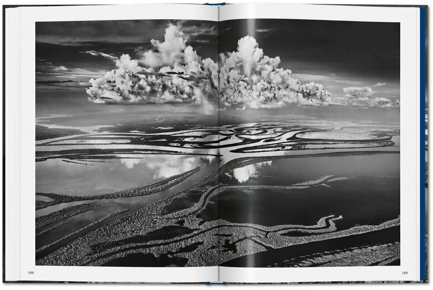  Sebastiao Salgado. Amazonia 