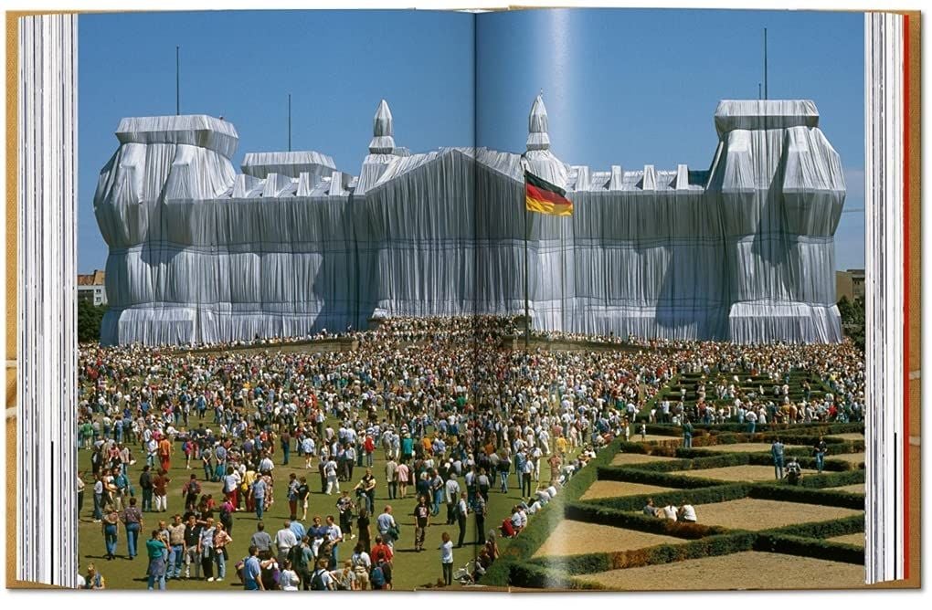  Christo And Jeanne-Claude_Wolfgang Volz_9783836580779_Taschen 