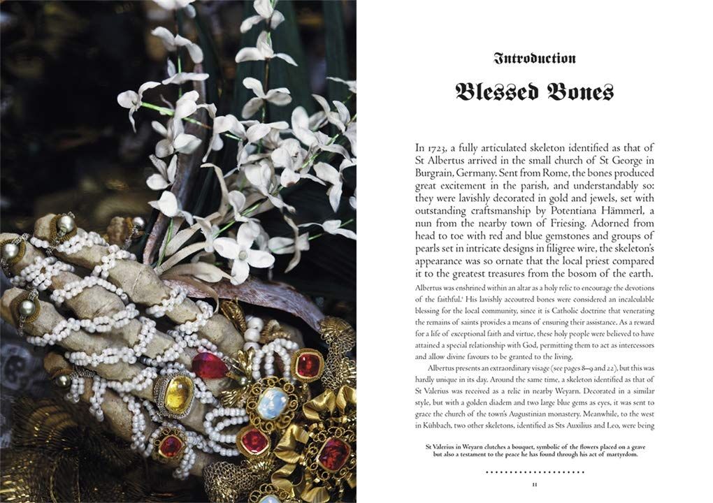  Heavenly Bodies : Cult Treasures & Spectacular Saints from the Catacombs 
