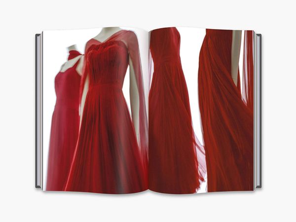 Gabrielle Chanel Fashion Manifesto_Arzalluz Miren/Saill_9780500023464_Thames & Hudson