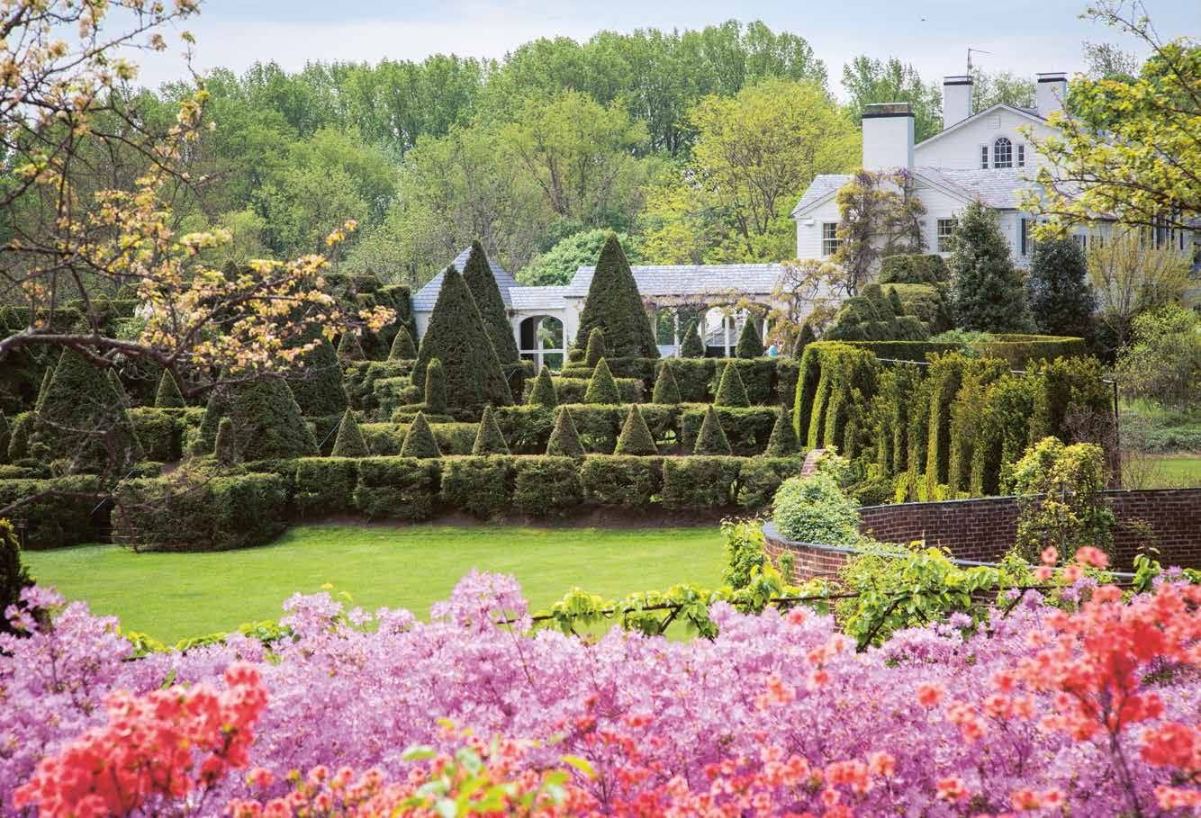  150 Gardens You Need To Visit Before You Die_Stefanie Waldek_9789401479295_WORDS & VISUALS PRESS PTE LTD 