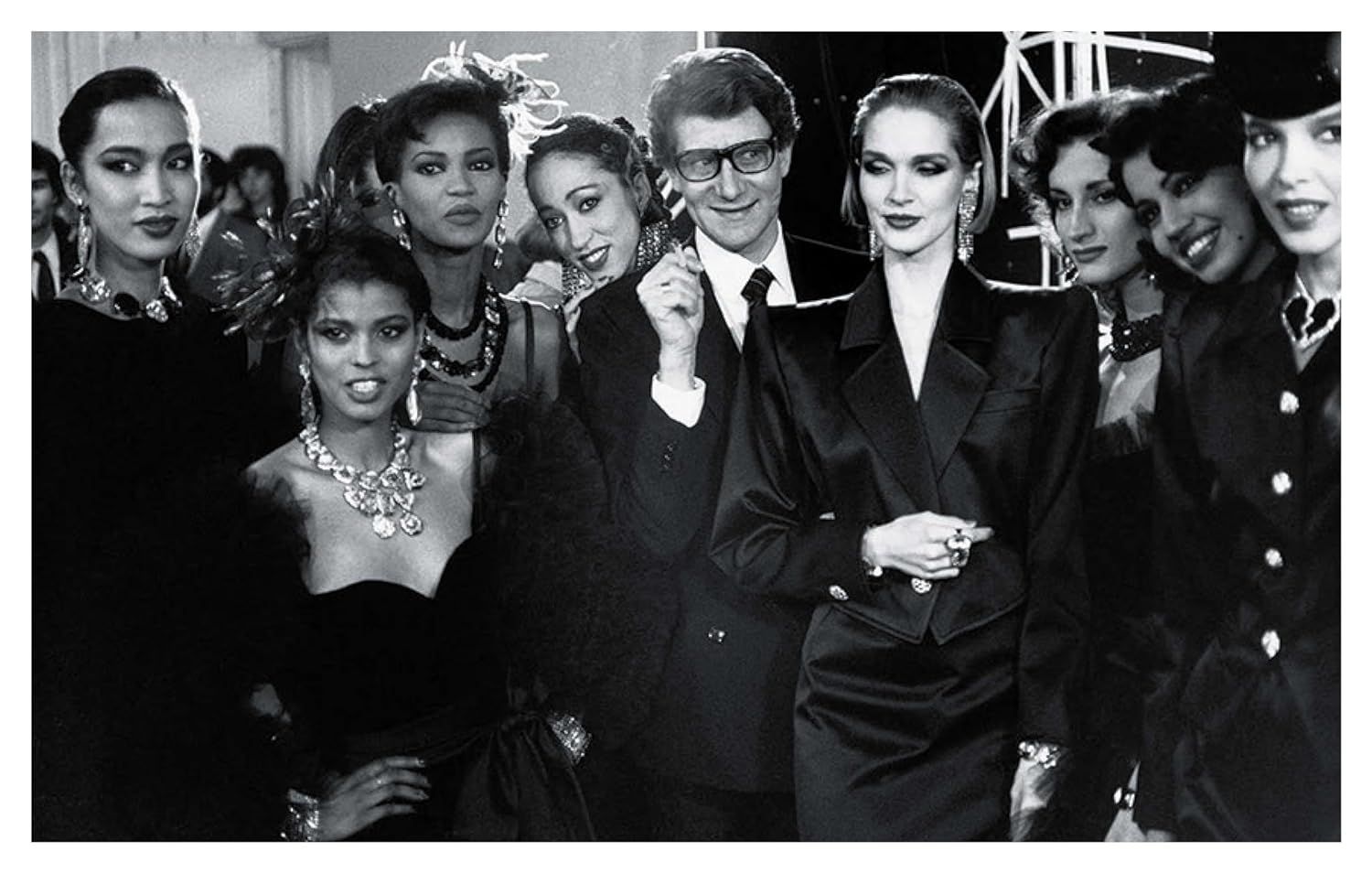  Yves Saint Laurent: Form and Fashion 