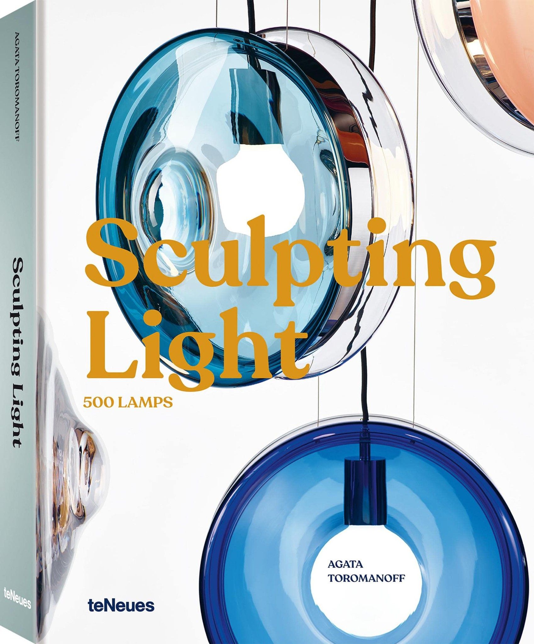  SCULPTING LIGHT: 500 LAMPS 