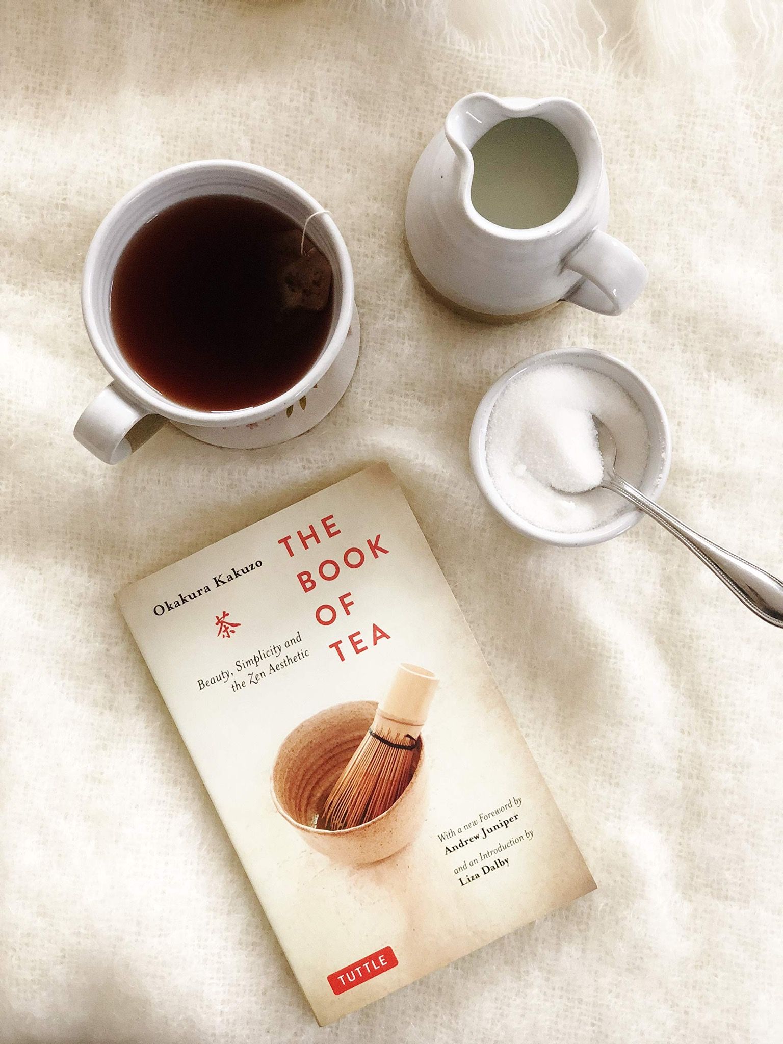  The Book of Tea: Beauty, Simplicity and the Zen Aesthetic 