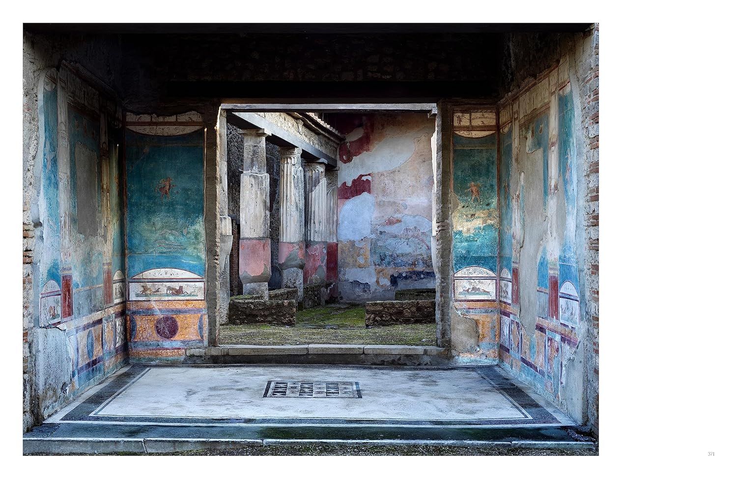  Inside Pompeii 