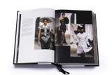  CHANEL CATWALK: THE COMPLETE KARL LAGERFELD COLLECTIONS (1983Û2019)_Patrick Mauriès_9780500023440_Thames & Hudson Ltd 