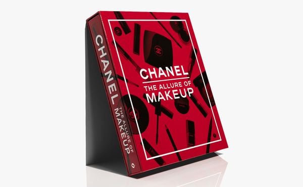 Chanel. The Allure of Makeup