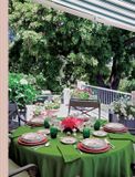 Entertaining Chic!: Modern French Recipes and Table Settings 
