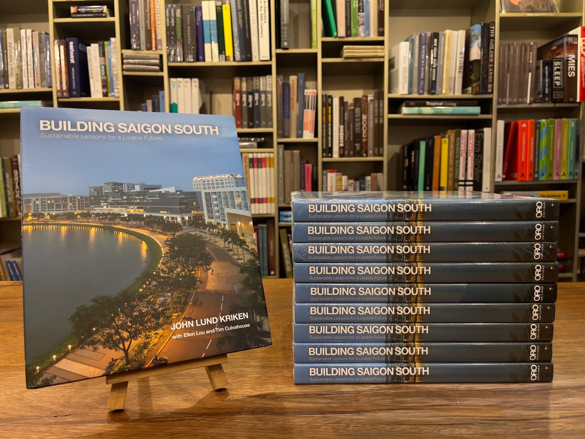  Building Saigon South: Sustainable Lessons for a Livable Future_John Kriken_9781943532018_Oro Editions 