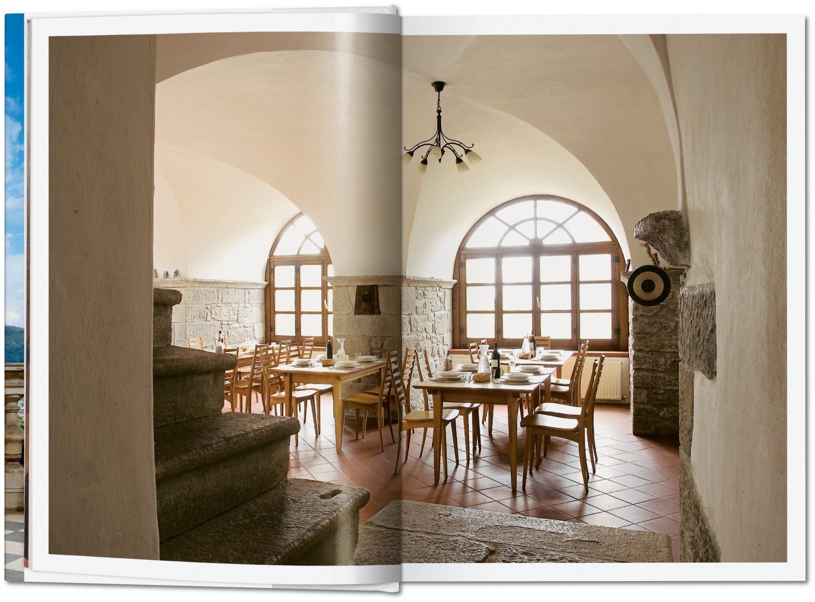  Living in Tuscany_Barbara & Rene Stoeltie_9783836572880_Taschen GmbH 