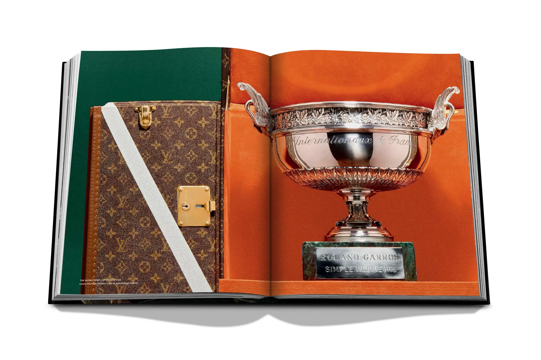  Louis Vuitton: Trophy Trunks 