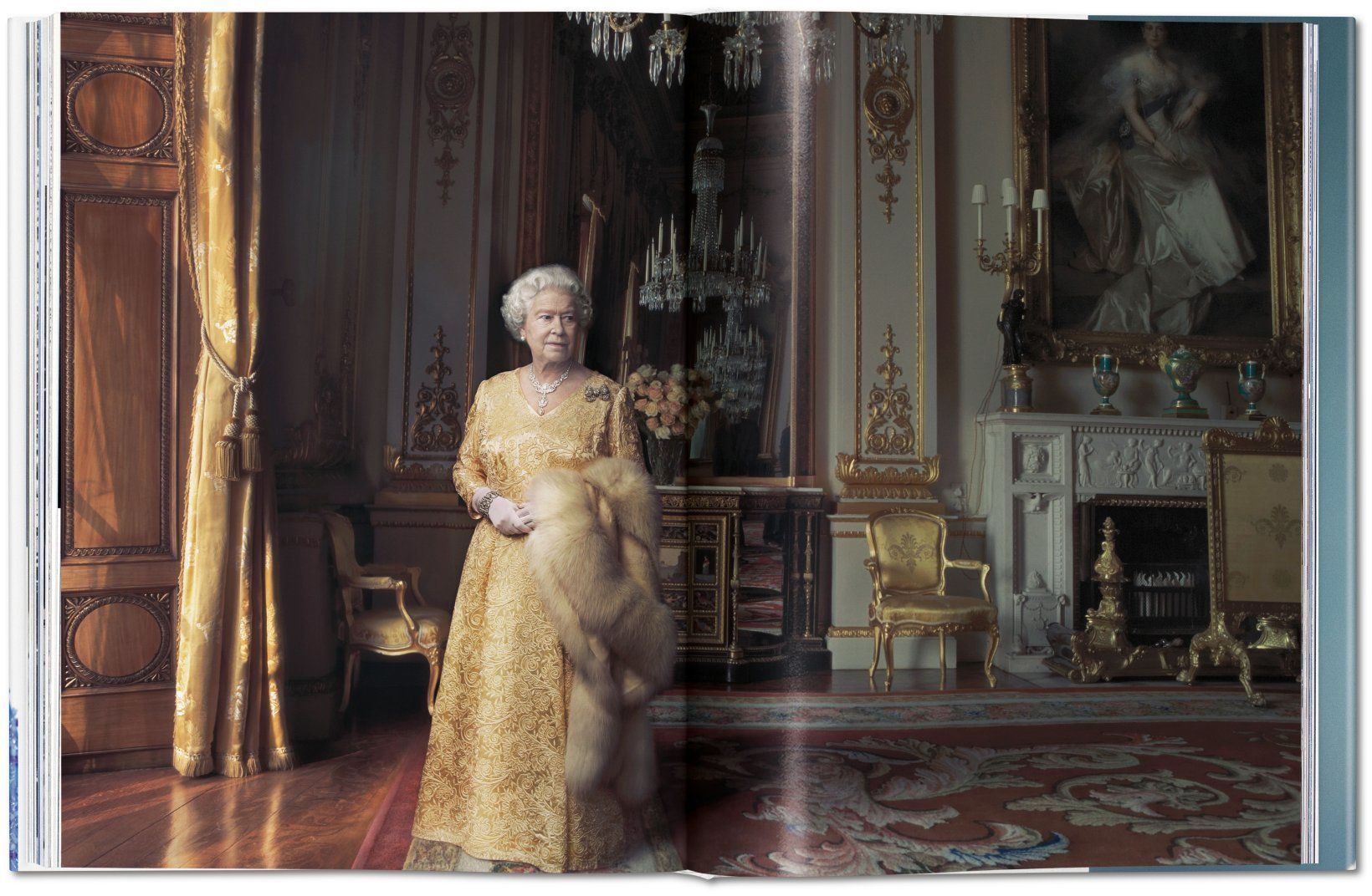  Her Majesty. A Photographic History 1926-Today_Christopher Warwick_9783836584685_Taschen GmbH 
