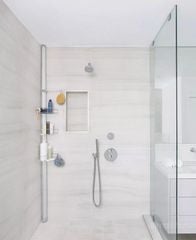Giá treo dụng cụ nhà tắm loại chống sàn và trần Simplehuman 2,74m