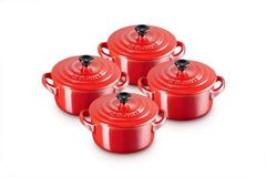 Bộ 4 nồi mini Le Creuset 10cm màu đỏ Metalic model 2022 siêu đẹp