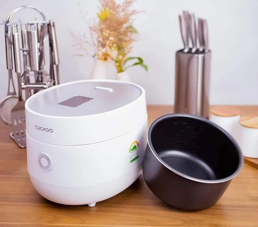 Nồi cơm Cuckoo CR0675FW Anh Thư Hàng Đức